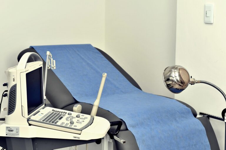 gynecologist, gyn, uterus, stretcher, team, doctor, endoscopy, menstruation, pregnancy, woman
